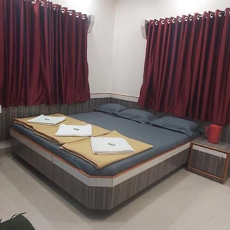Sai Raghunandan Guest House Shirdi Exterior foto