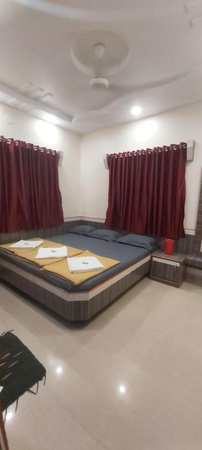 Sai Raghunandan Guest House Shirdi Exterior foto